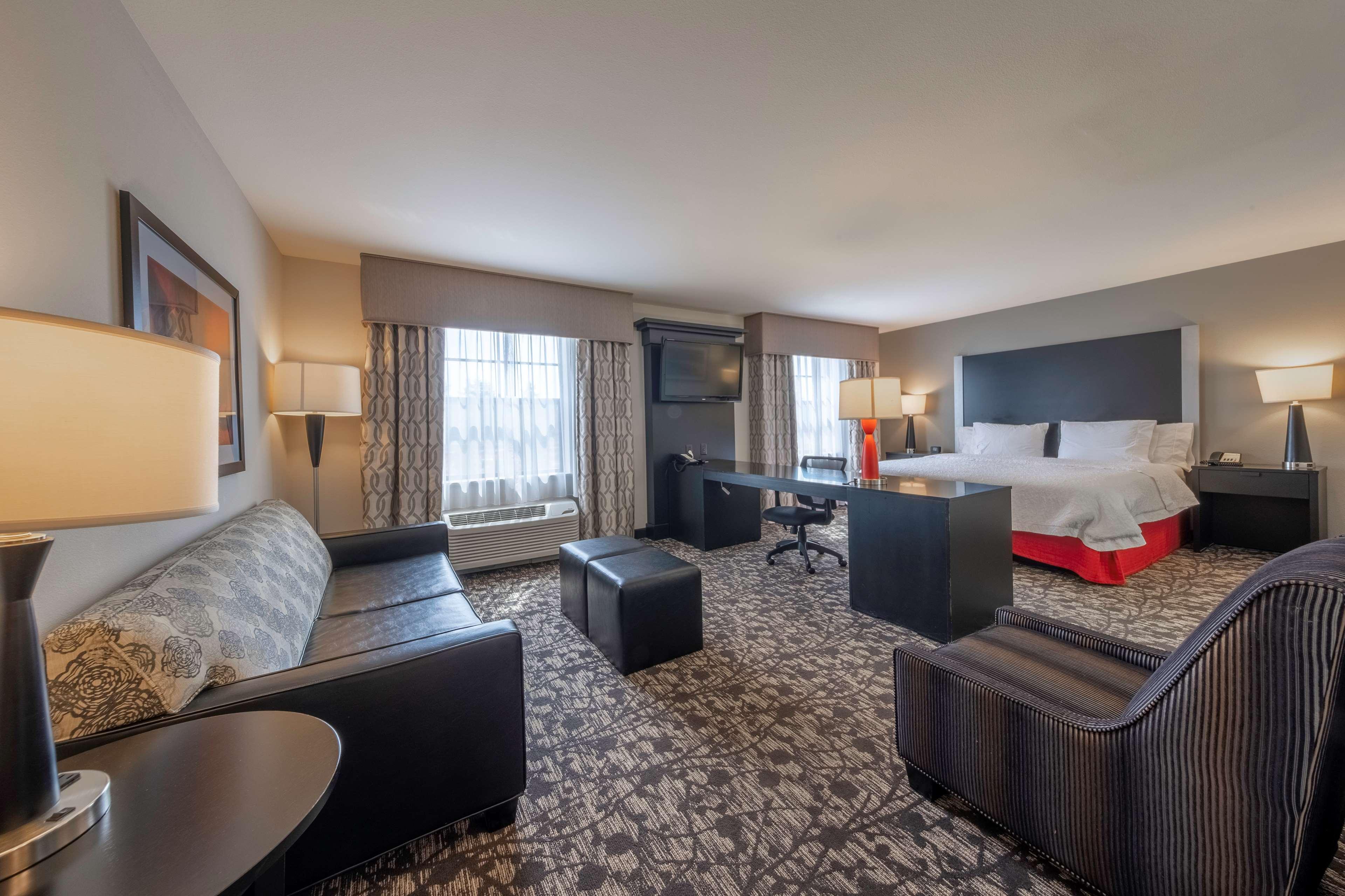 Hampton Inn & Suites Dupont Εξωτερικό φωτογραφία