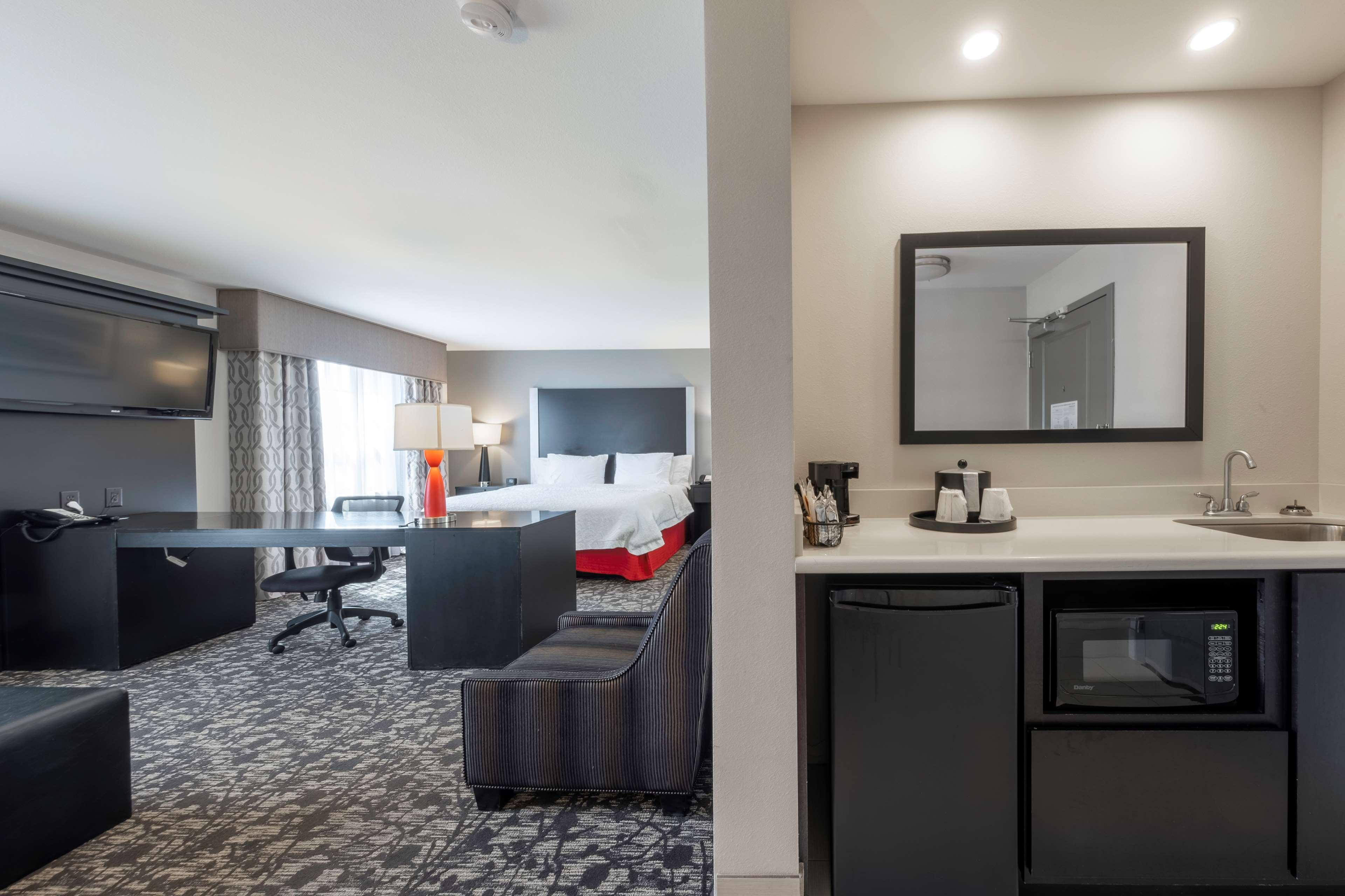 Hampton Inn & Suites Dupont Εξωτερικό φωτογραφία