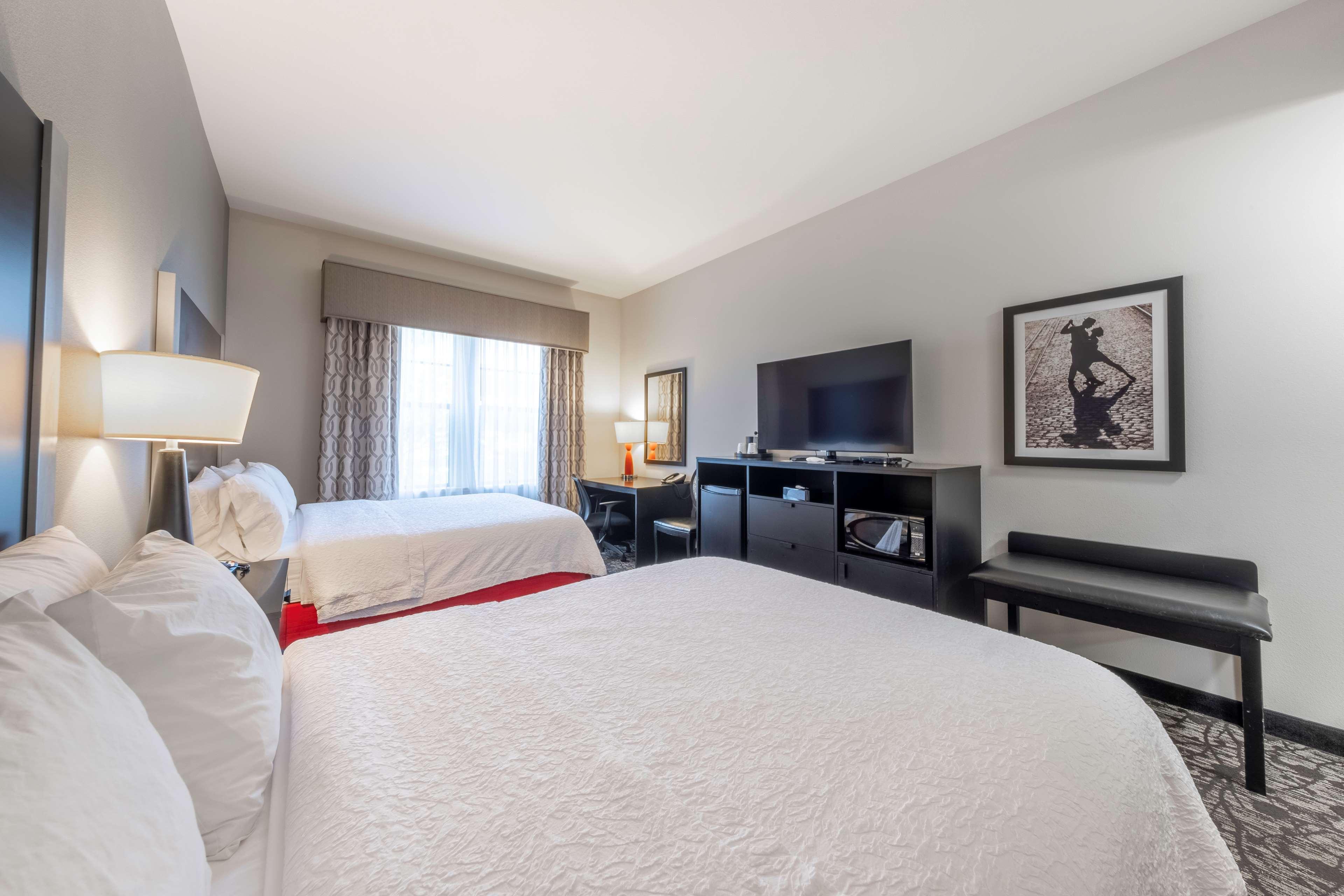 Hampton Inn & Suites Dupont Εξωτερικό φωτογραφία