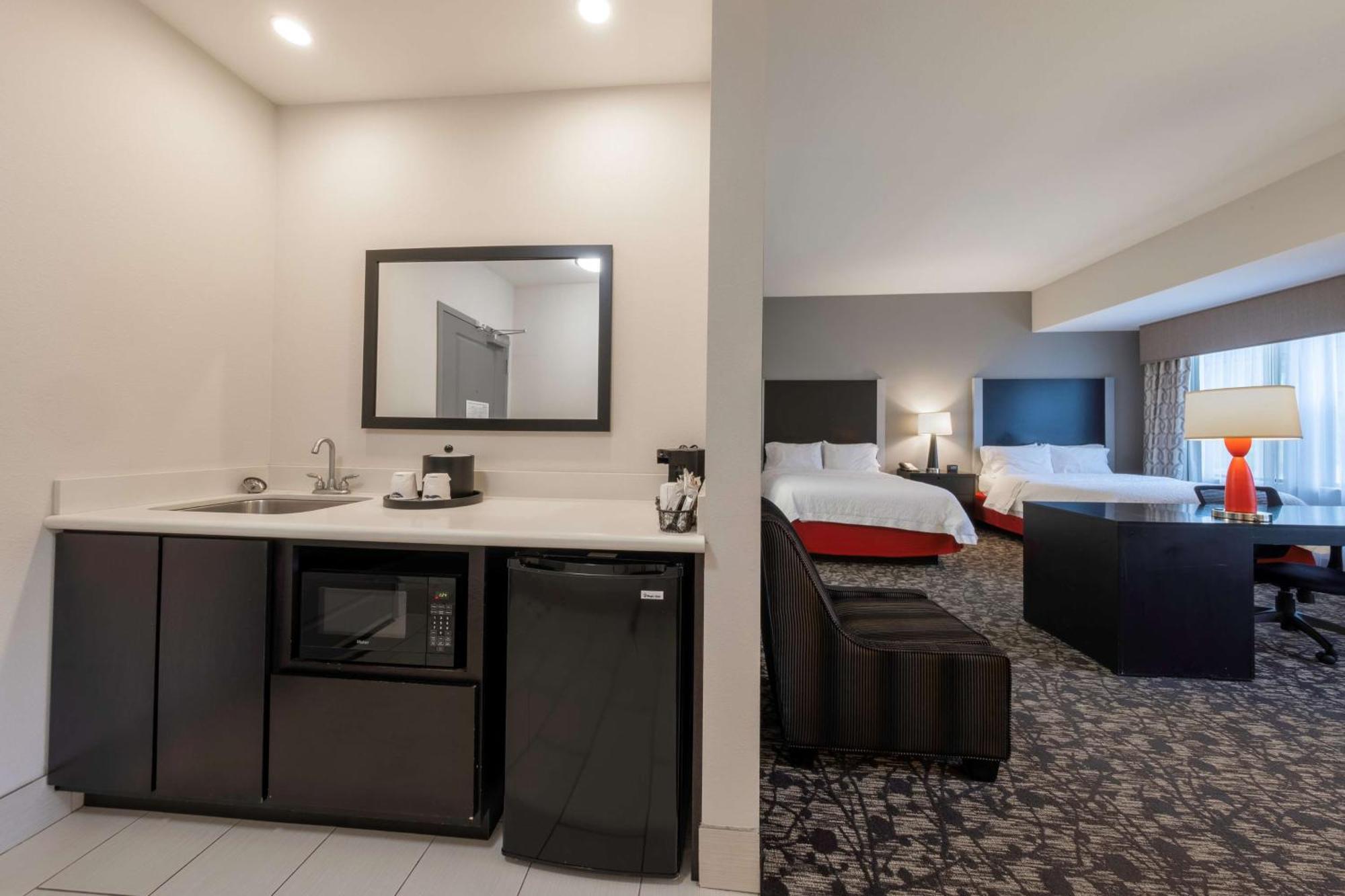 Hampton Inn & Suites Dupont Εξωτερικό φωτογραφία