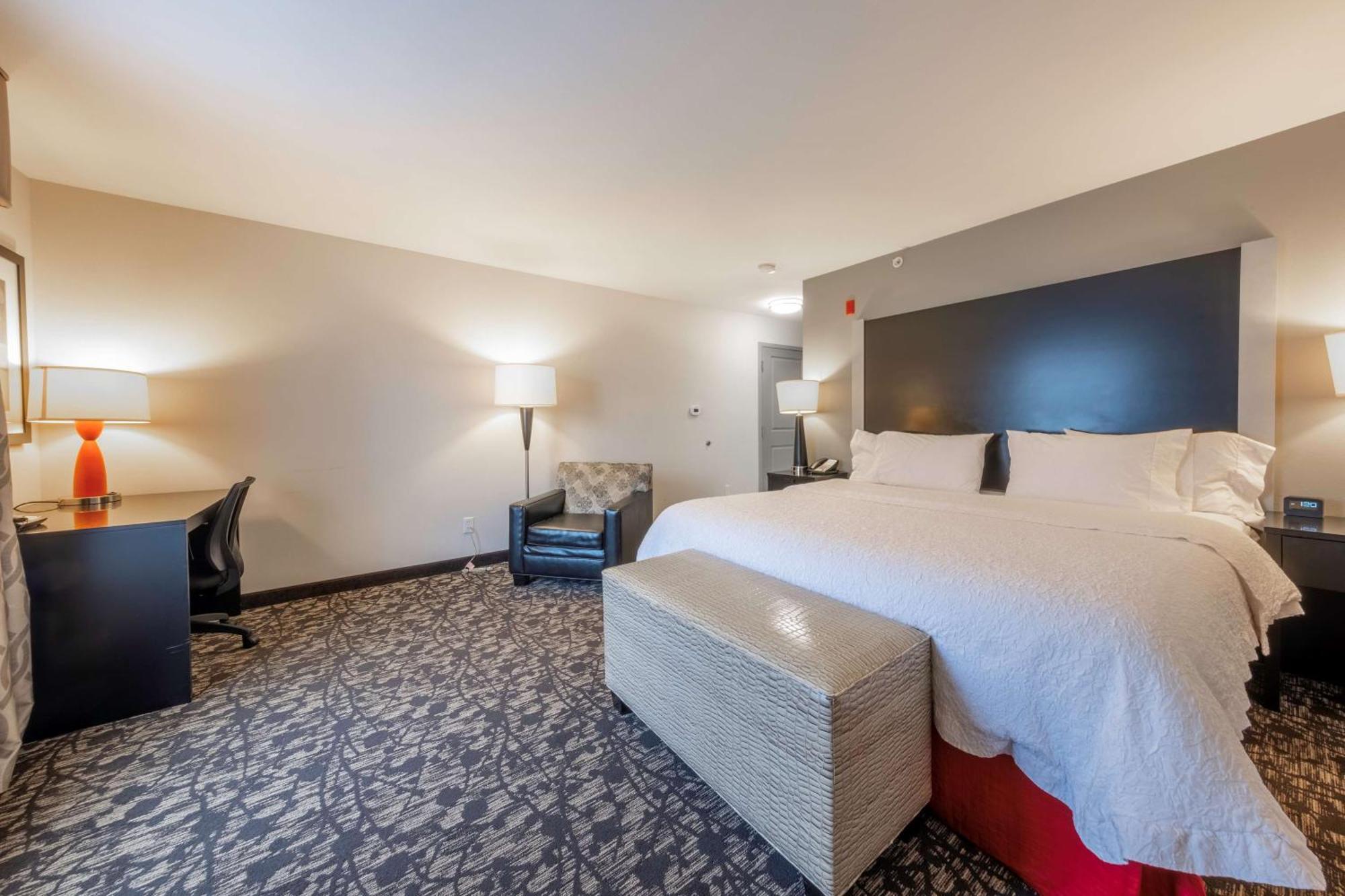 Hampton Inn & Suites Dupont Εξωτερικό φωτογραφία